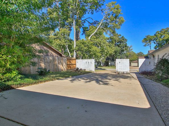 10611 Deerwood Road, Houston TX 77042