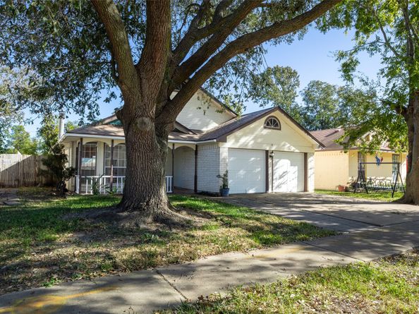 16026 Mission Village Drive, Houston TX 77083