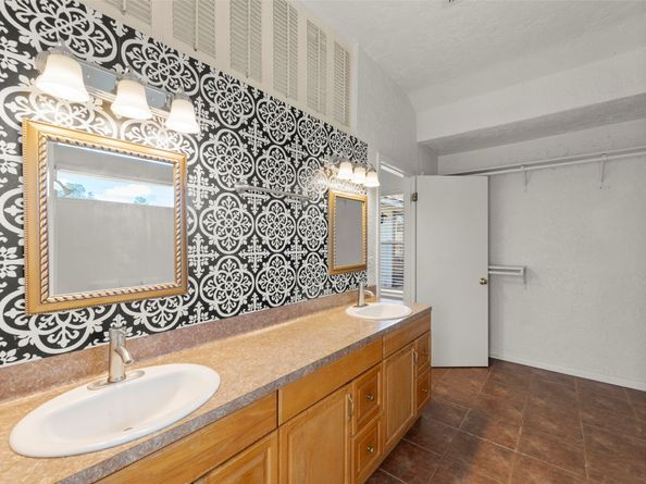 16026 Mission Village Drive, Houston TX 77083