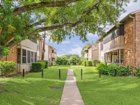 5667 Birchmont Drive A, Houston TX 77091