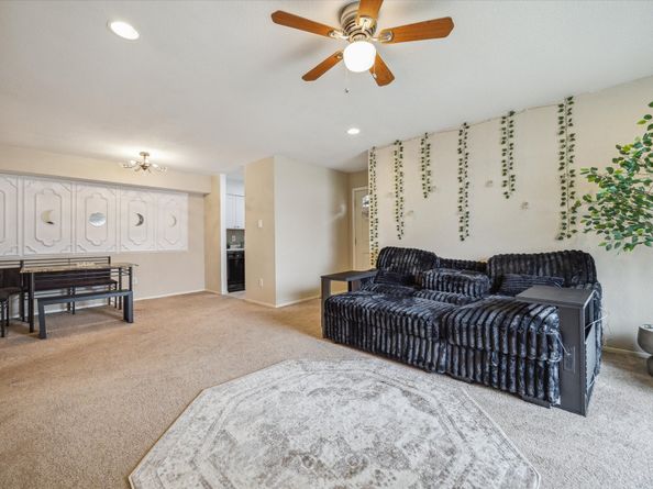 5667 Birchmont Drive A, Houston TX 77091