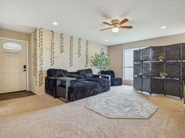 5667 Birchmont Drive A, Houston TX 77091