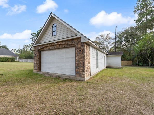 288 Alana Lane, Oak Ridge North TX 77386