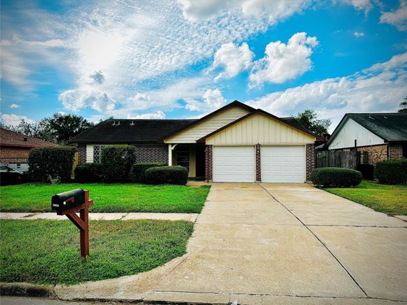 12123 Plumpoint Drive, Houston TX 77099