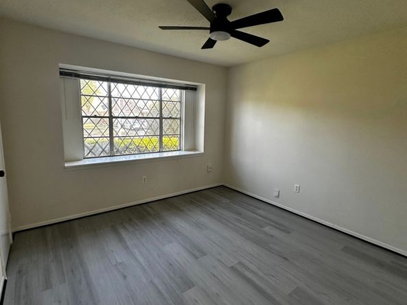 12123 Plumpoint Drive, Houston TX 77099