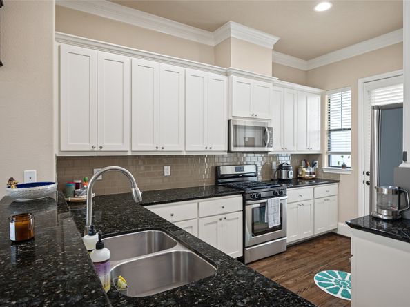 1114 W 25th Street, Houston TX 77008