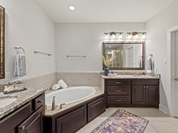 1141 Beasley Hills Ln, Houston TX 77008