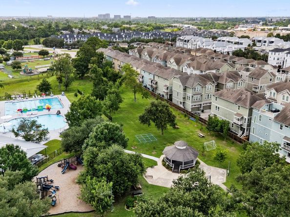 1141 Beasley Hills Ln, Houston TX 77008