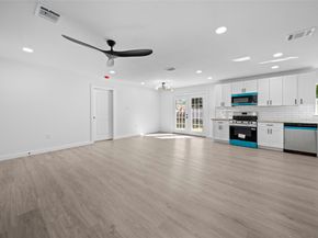 10430 Royal Oaks Drive, Houston TX 77016