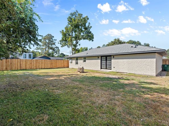 10430 Royal Oaks Drive, Houston TX 77016