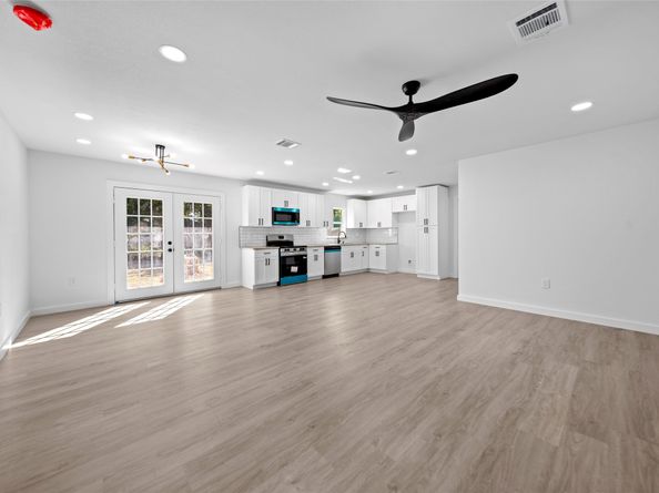 10430 Royal Oaks Drive, Houston TX 77016