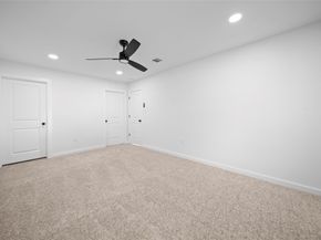 10430 Royal Oaks Drive, Houston TX 77016