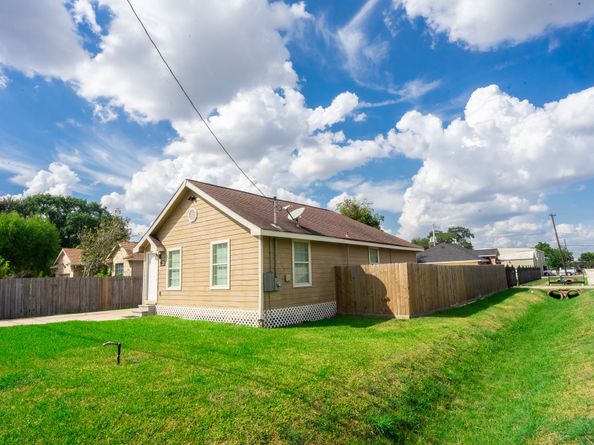9143 Conger Street, Houston TX 77075