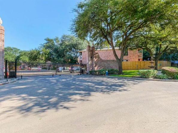 2255 Braeswood Park Drive 219, Houston TX 77030