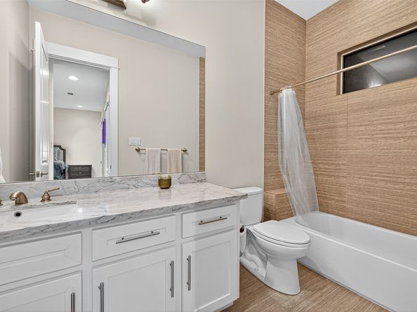 2217 W Main Street, Houston TX 77098