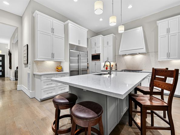 2217 W Main Street, Houston TX 77098