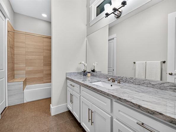 2217 W Main Street, Houston TX 77098
