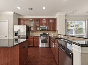 880 Fisher Street, Houston TX 77018