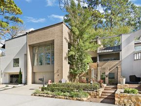 43 Legend Lane, Houston TX 77024