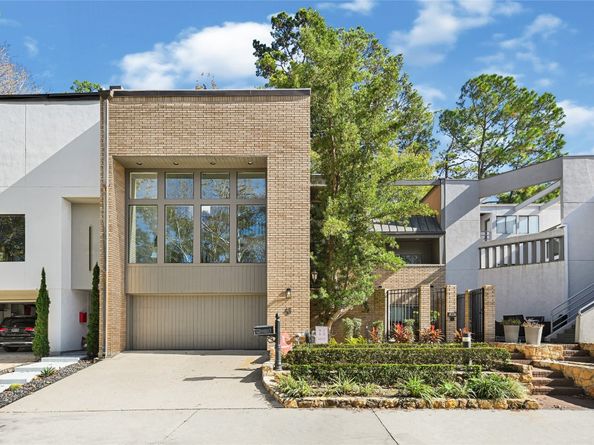 43 Legend Lane, Houston TX 77024