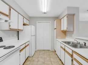 10007 Emerald Creek Drive AD, Houston TX 77070