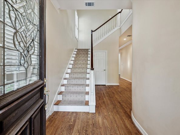 2 S Briar Hollow Lane 2, Houston TX 77027