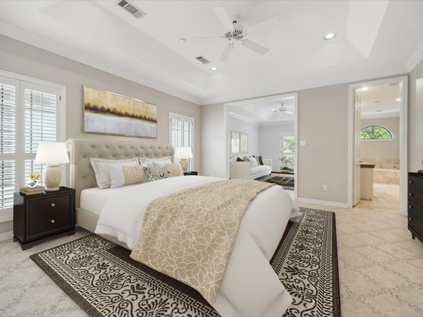 2 S Briar Hollow Lane 2, Houston TX 77027