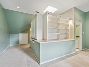 2 S Briar Hollow Lane 2, Houston TX 77027