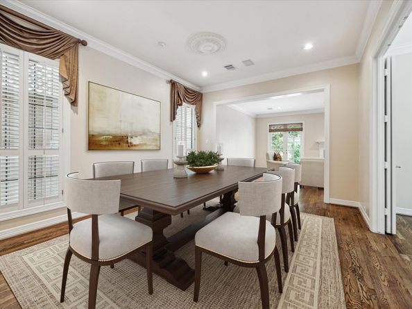 2 S Briar Hollow Lane 2, Houston TX 77027