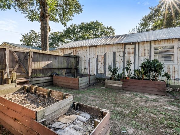 516 Clayton Street, Tomball TX 77375