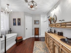 516 Clayton Street, Tomball TX 77375