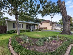 516 Clayton Street, Tomball TX 77375