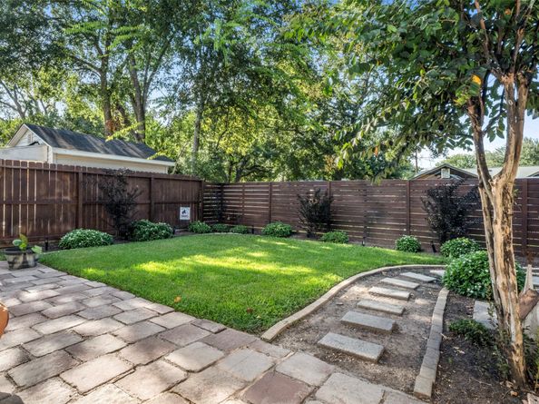 516 Clayton Street, Tomball TX 77375