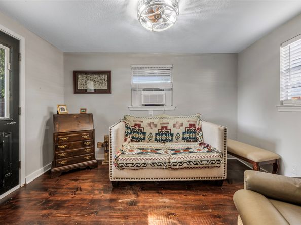 516 Clayton Street, Tomball TX 77375