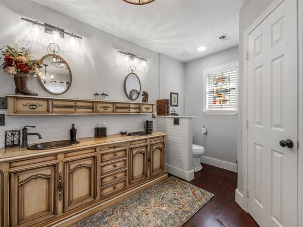 516 Clayton Street, Tomball TX 77375