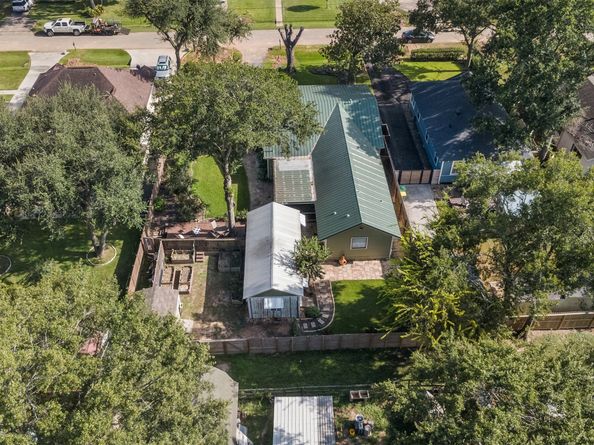 516 Clayton Street, Tomball TX 77375