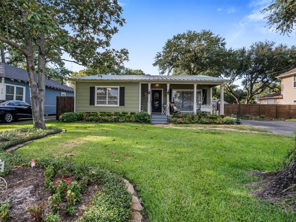 516 Clayton Street, Tomball TX 77375