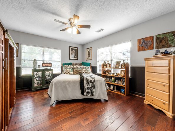 516 Clayton Street, Tomball TX 77375