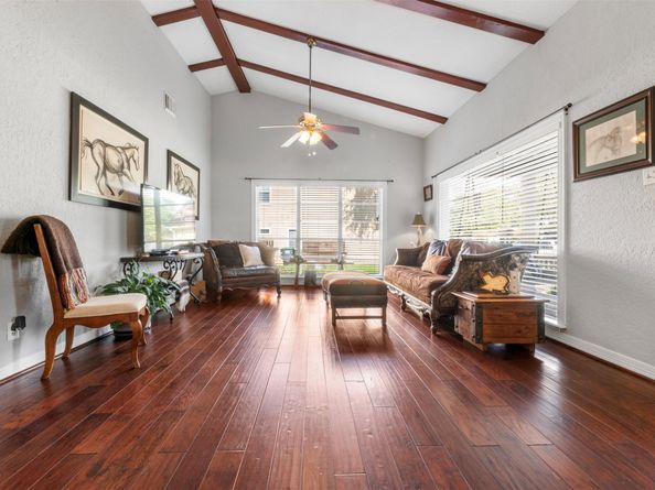 516 Clayton Street, Tomball TX 77375