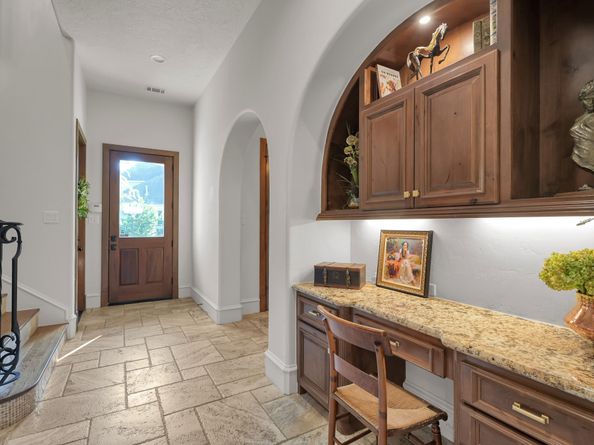 79 N Gary Glen Circle, The Woodlands TX 77382