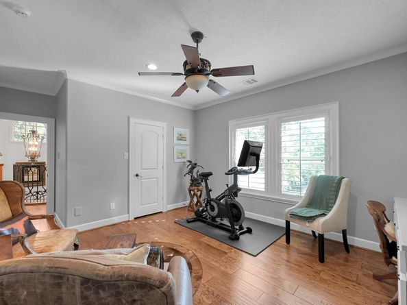 79 N Gary Glen Circle, The Woodlands TX 77382
