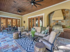 79 N Gary Glen Circle, The Woodlands TX 77382