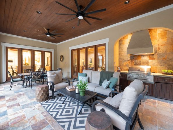79 N Gary Glen Circle, The Woodlands TX 77382