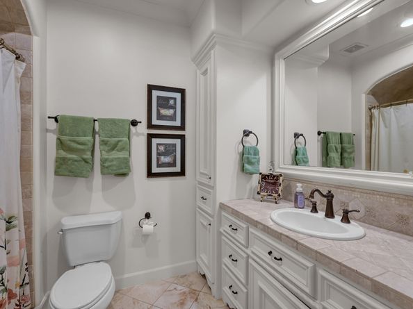 79 N Gary Glen Circle, The Woodlands TX 77382
