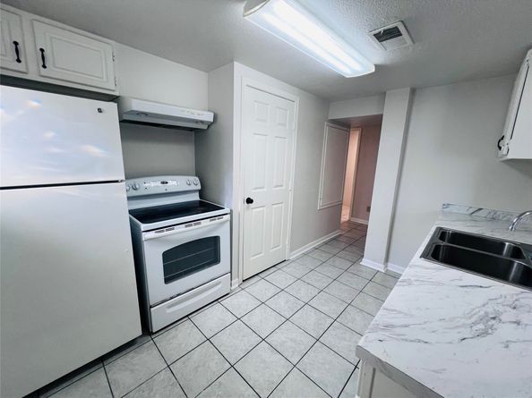 9035 Hollock Street, Houston TX 77075