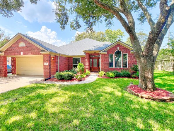 318 High Meadows Drive, Sugar Land TX 77479