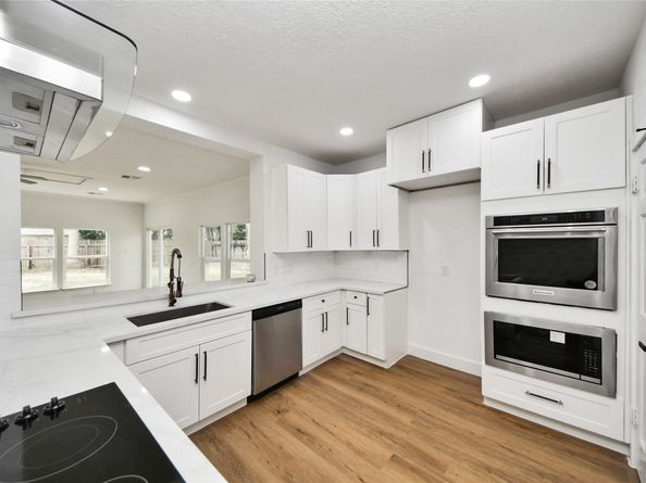 7338 San Ramon Drive, Houston TX 77083