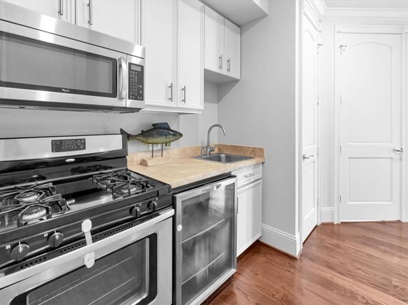 2247 Bartlett Street, Houston TX 77098