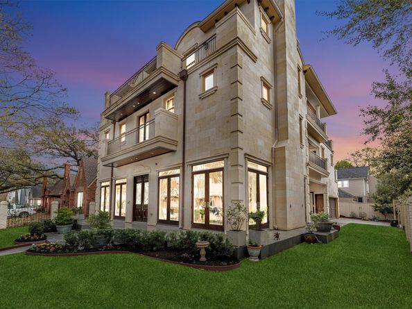 2247 Bartlett Street, Houston TX 77098
