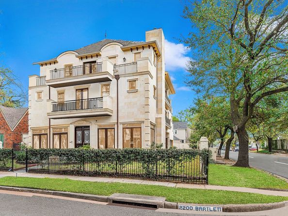 2247 Bartlett Street, Houston TX 77098